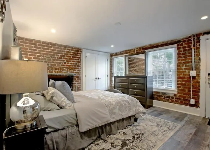 Restored Historic Home 5 Bedroom 4 And A Half Bath