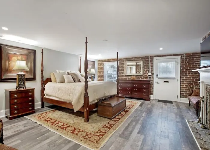 Restored Historic Home 5 Bedroom 4 And A Half Bath
