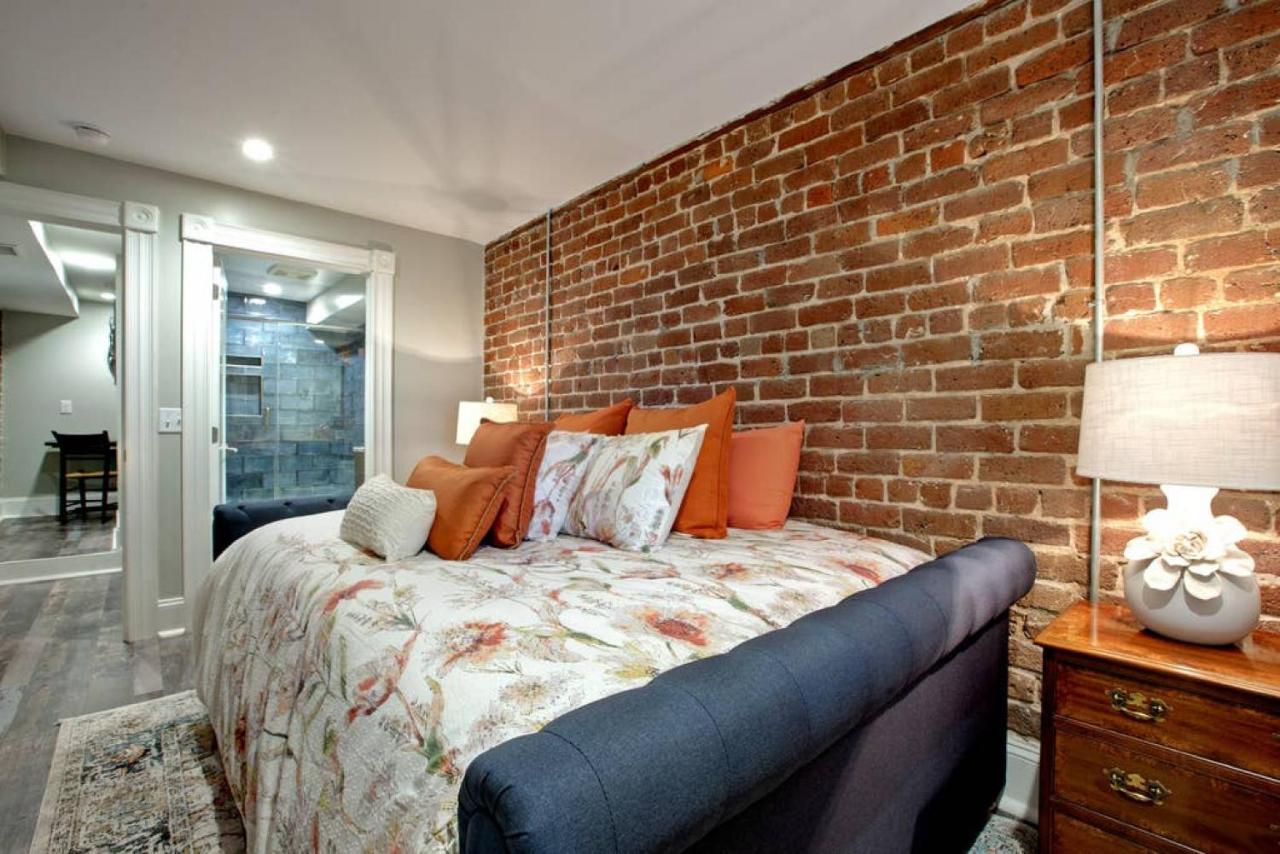 Сasa de vacaciones Restored Historic 5 Bedroom 4 And A Half Bath *