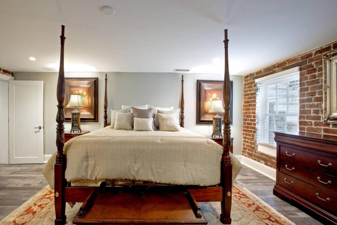 Restored Historic 5 Bedroom 4 And A Half Bath Сasa de vacaciones *